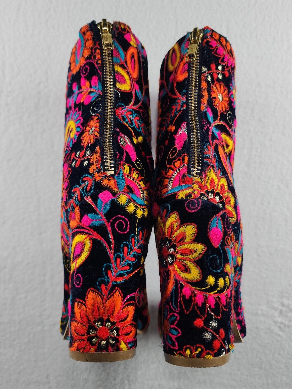 VENUS Floral Embroidered Velvet Ankle Boots Boho Festival Western 6.5 - Picture 5 of 9
